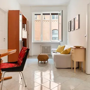 Stazione Cozy And Functional Flat Apartment