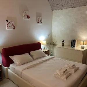 La Cantinetta Di - The Wine Cave In Milan, Huge 110sqm Next To Station Apartment