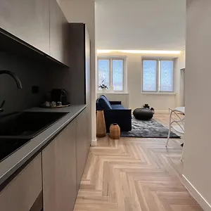 Yls Luxury 2 Milano